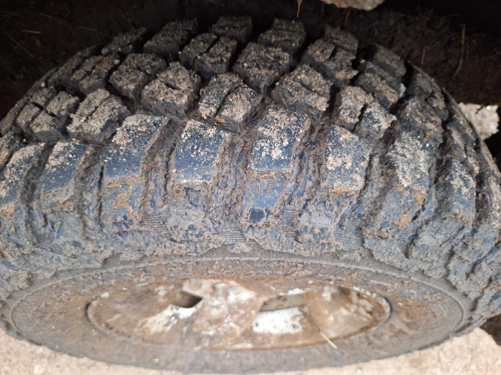 Isuzu Trooper ПИКАПА Е ПЕРФЕКТЕН ОБСЛУЖЕН ОТ-ДО БРАКУВАН  - изображение 7