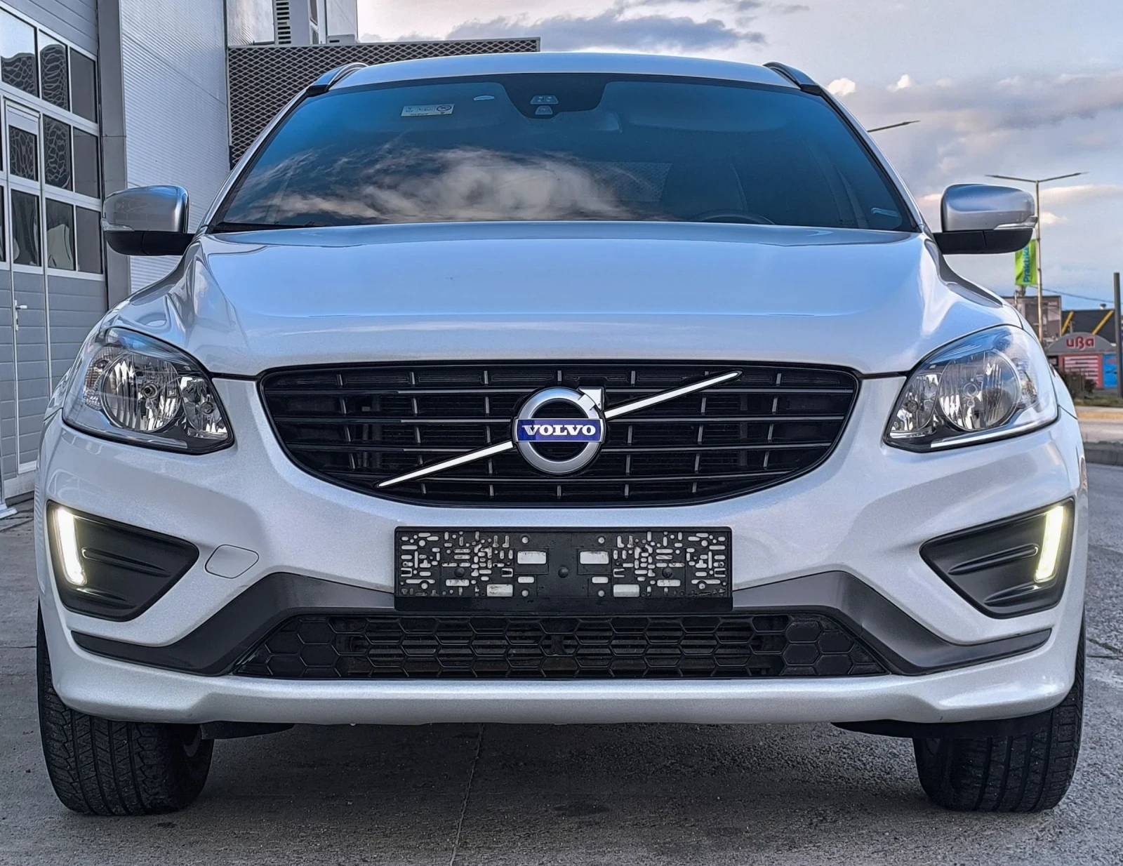 Volvo XC60 2.0D R-DESIGN NAVI ����  | Mobile.bg � ����������� 2