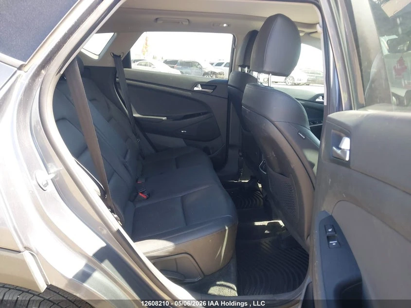 Hyundai Tucson 2.4 L * AWD* ULTIMATE* Панорама, снимка 11 - Автомобили и джипове - 54517464