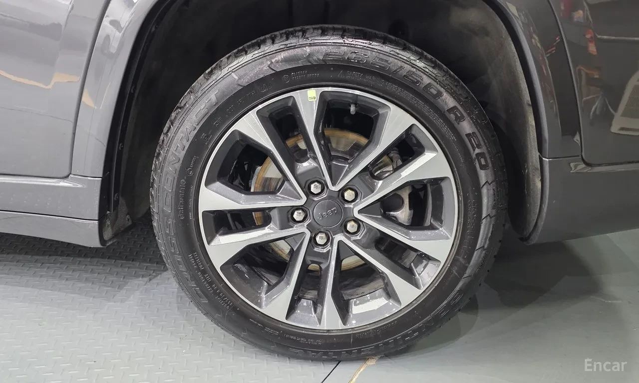 Jeep Grand cherokee L Overland| Кожа Nappa | Панорама | 360 Каме, снимка 12 - Автомобили и джипове - 54970398
