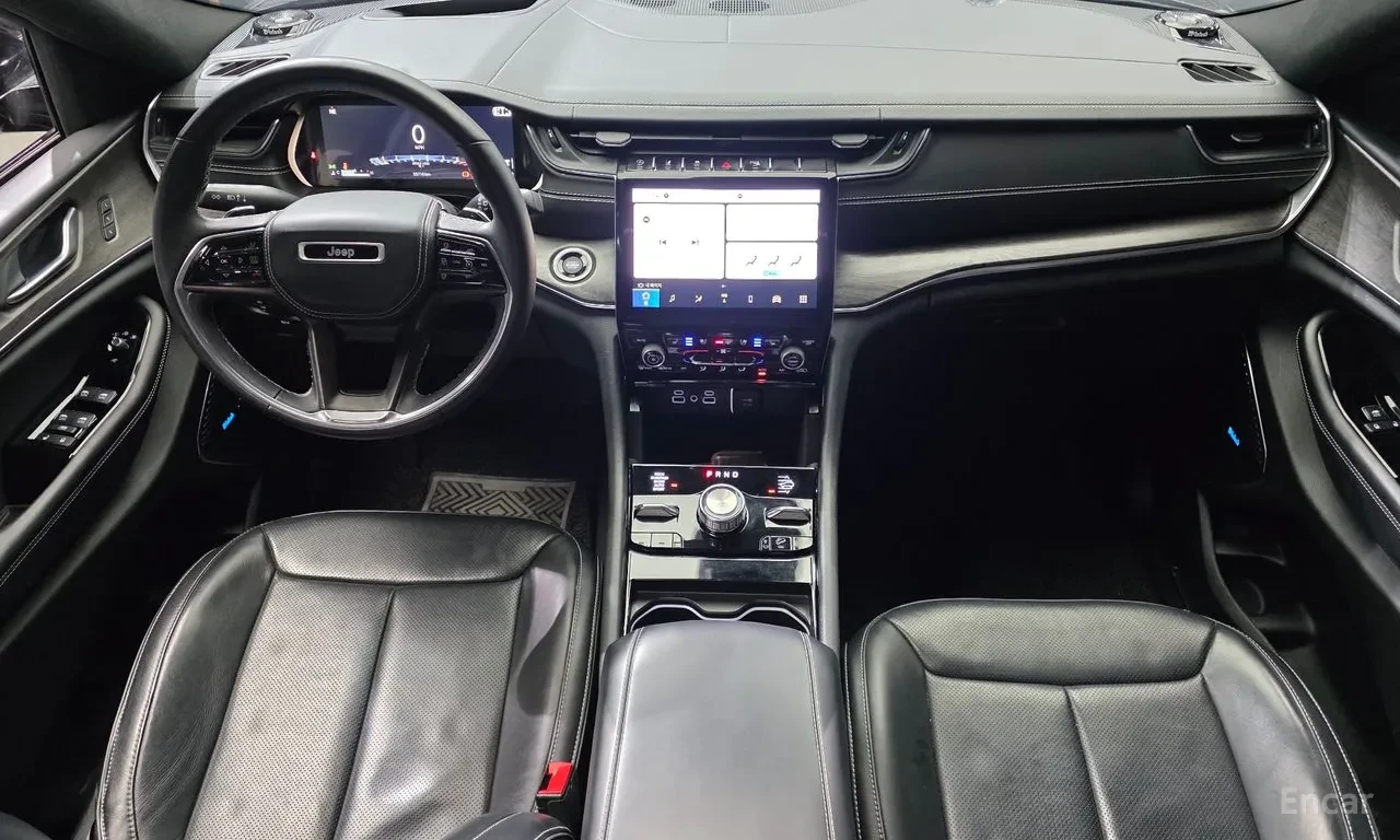 Jeep Grand cherokee L Overland| Кожа Nappa | Панорама | 360 Каме, снимка 7 - Автомобили и джипове - 54970398