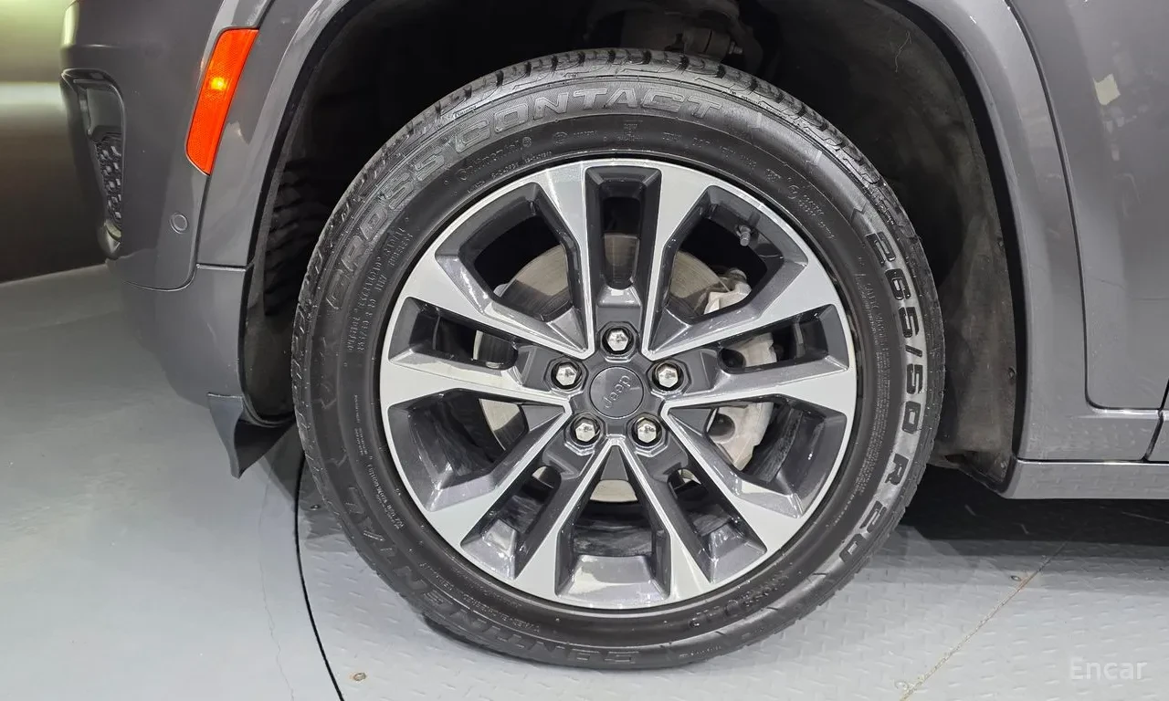 Jeep Grand cherokee L Overland| Кожа Nappa | Панорама | 360 Каме, снимка 5 - Автомобили и джипове - 54970398