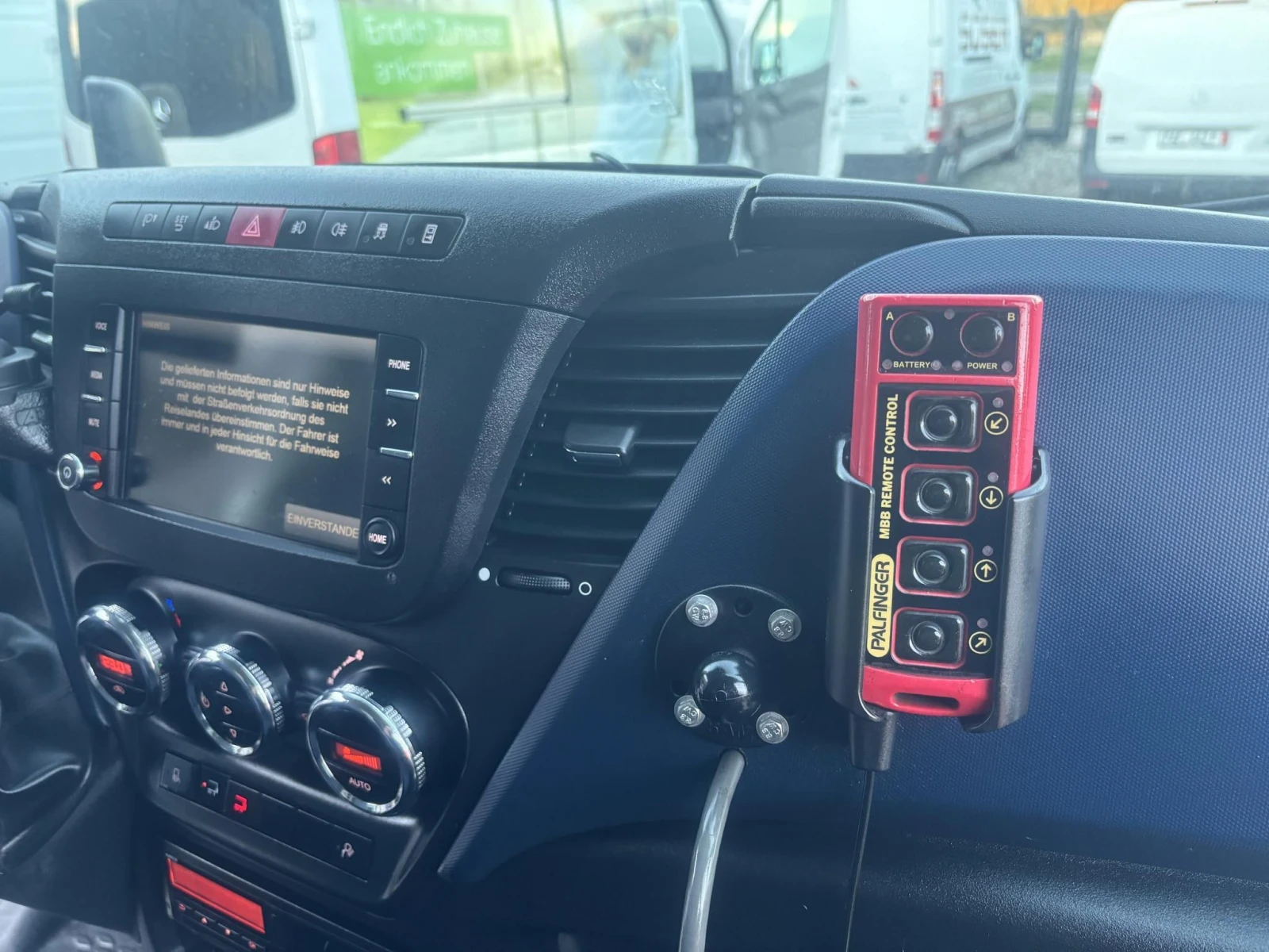 Iveco Daily 72C210 HI-MATIC EURO6 ПАДАЩ БОРД - изображение 9
