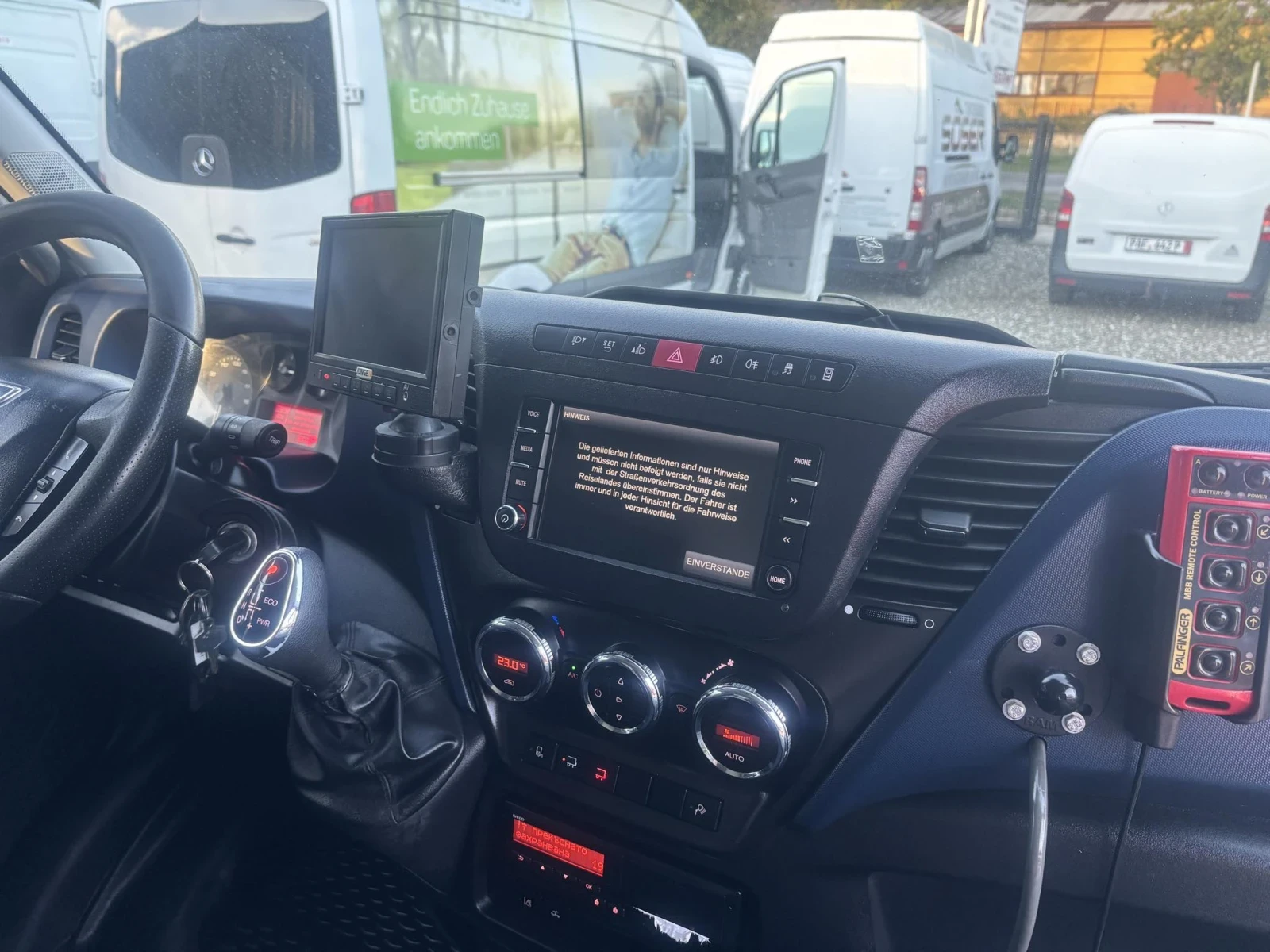 Iveco Daily 72C210 HI-MATIC EURO6 ПАДАЩ БОРД - изображение 8