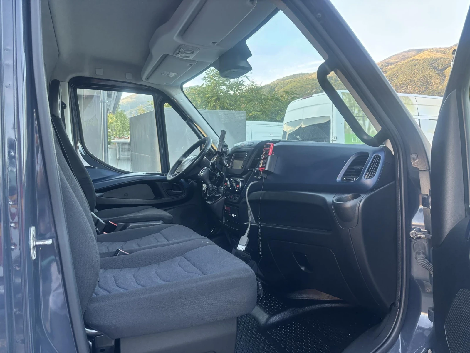 Iveco Daily 72C210 HI-MATIC EURO6 ПАДАЩ БОРД - изображение 7
