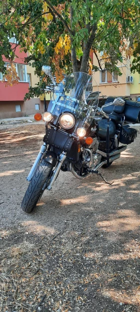 Honda Magna 
