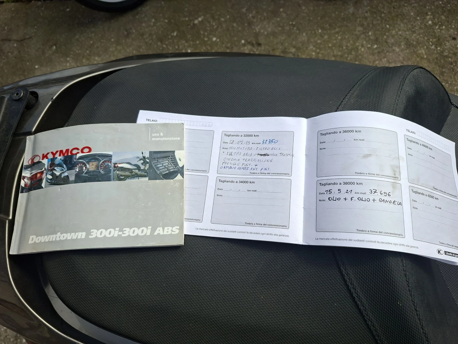 Kymco Downtown Перфектен 300ie ПРОМО ЦЕНА, снимка 12 - Мотоциклети и мототехника - 53724437