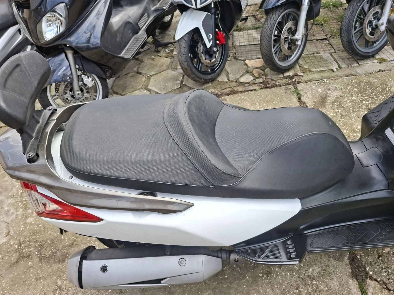 Kymco Downtown Перфектен 300ie ПРОМО ЦЕНА, снимка 10 - Мотоциклети и мототехника - 53724437