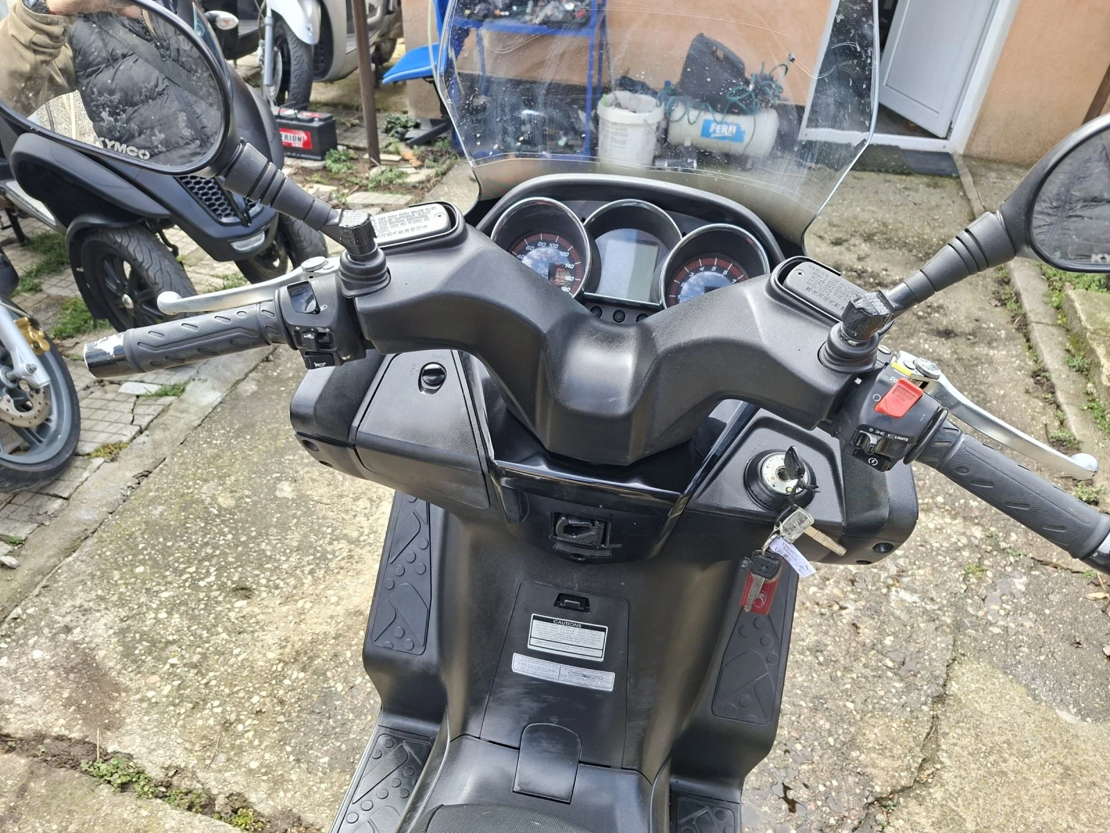 Kymco Downtown Перфектен 300ie ПРОМО ЦЕНА, снимка 11 - Мотоциклети и мототехника - 53724437