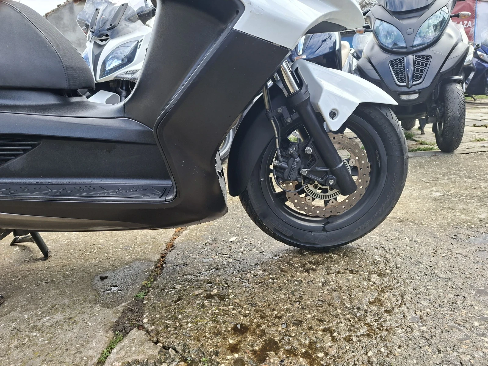 Kymco Downtown Перфектен 300ie ПРОМО ЦЕНА, снимка 9 - Мотоциклети и мототехника - 53724437