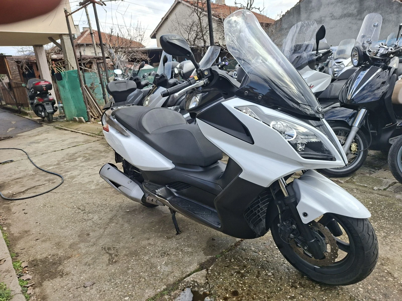 Kymco Downtown Перфектен 300ie ПРОМО ЦЕНА, снимка 2 - Мотоциклети и мототехника - 53724437