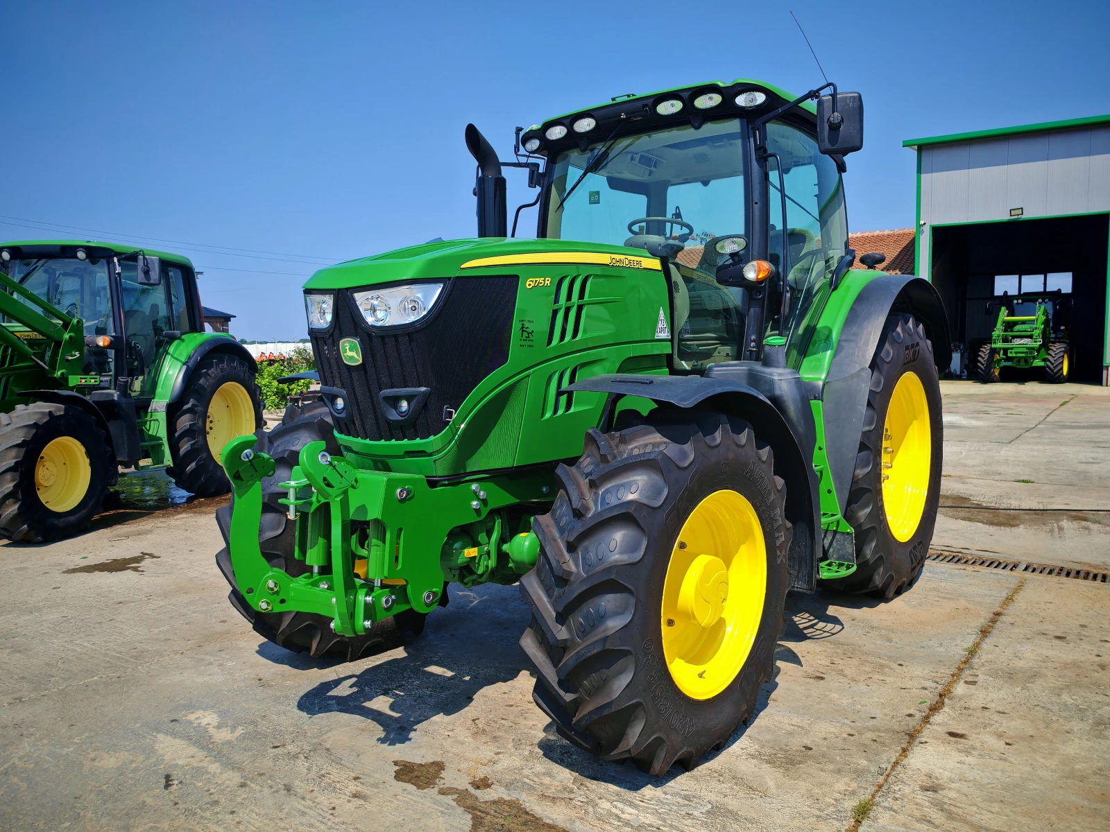Трактор John Deere 6175R лизинг с първоначална вноска 20 %, снимка 1