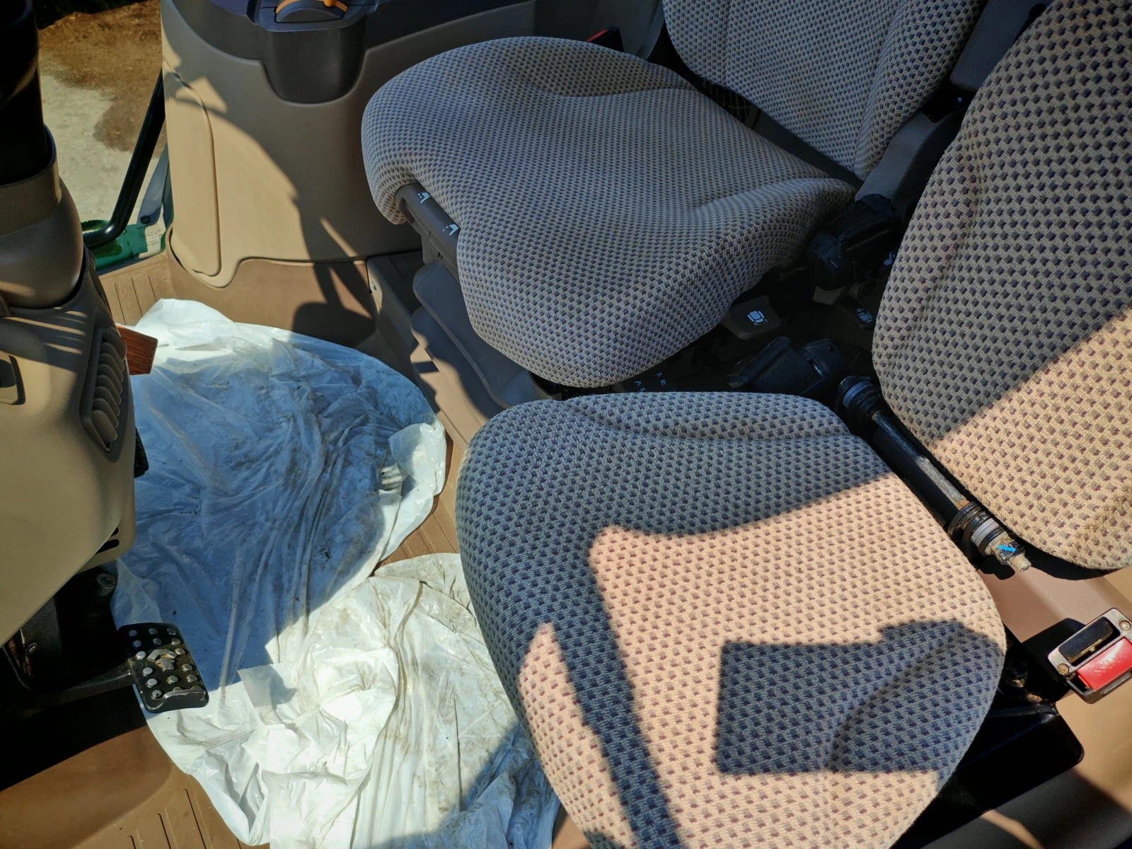  John Deere 6175R     20 % | Mobile.bg   11