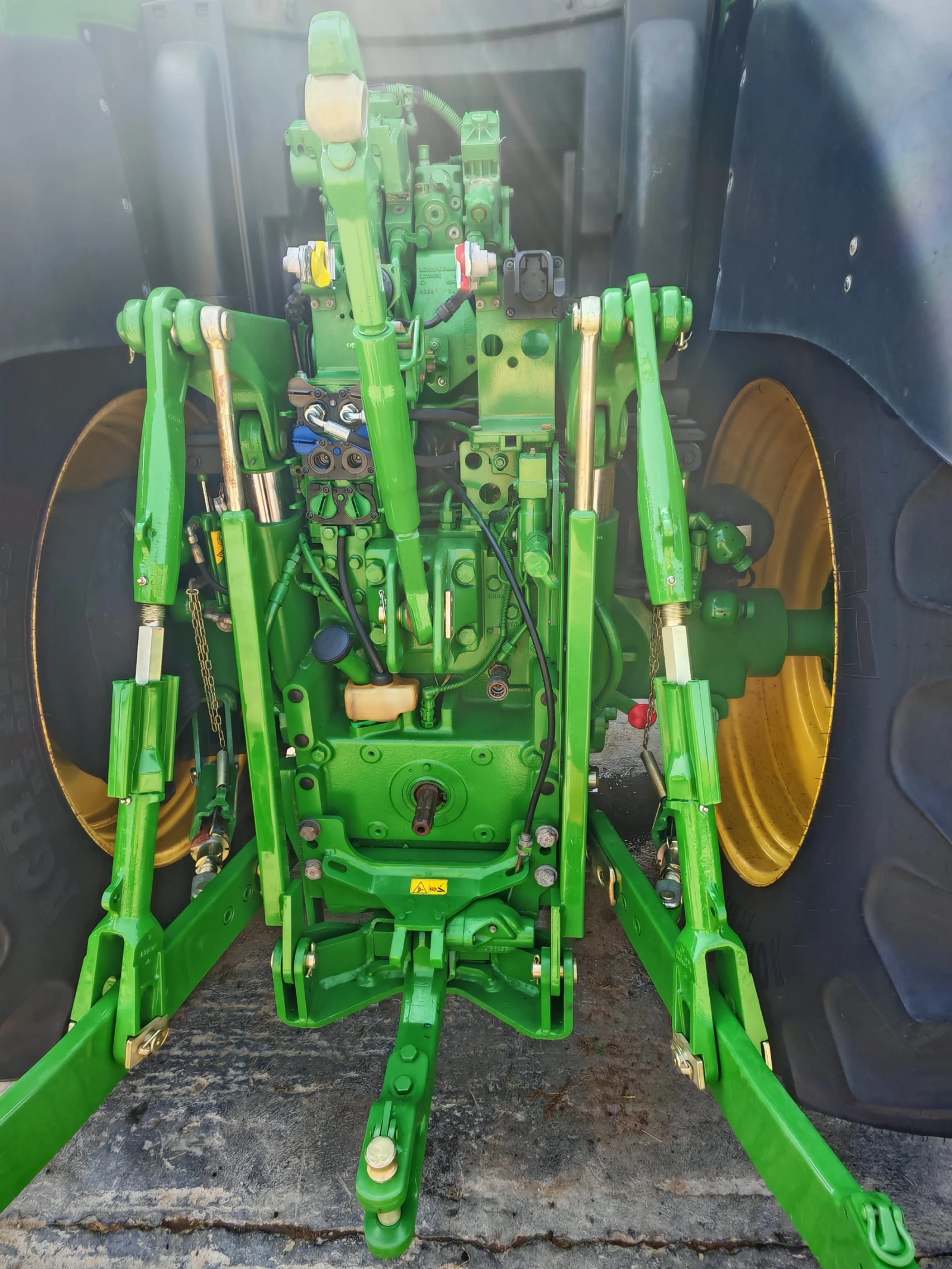 Трактор John Deere 6175R лизинг с първоначална вноска 20 % - изображение 7