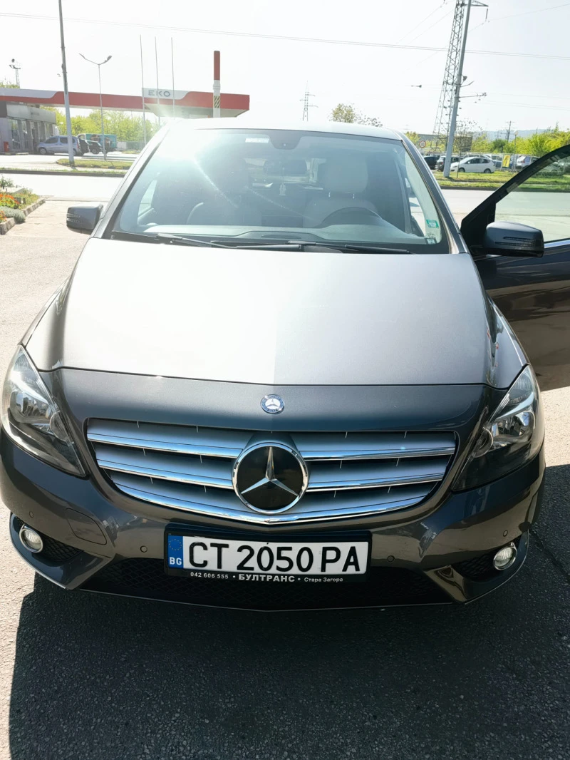 Mercedes-Benz B 180, снимка 1 - Автомобили и джипове - 47380253