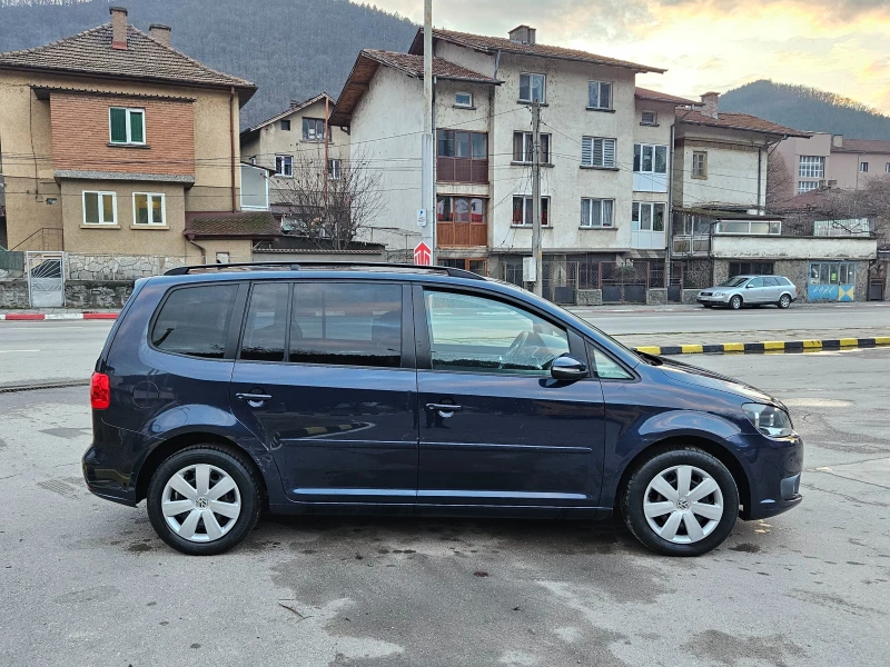 VW Touran 1.6 Tdi 7mesta/6skorosti/Klimatronik, снимка 6 - Автомобили и джипове - 48484202