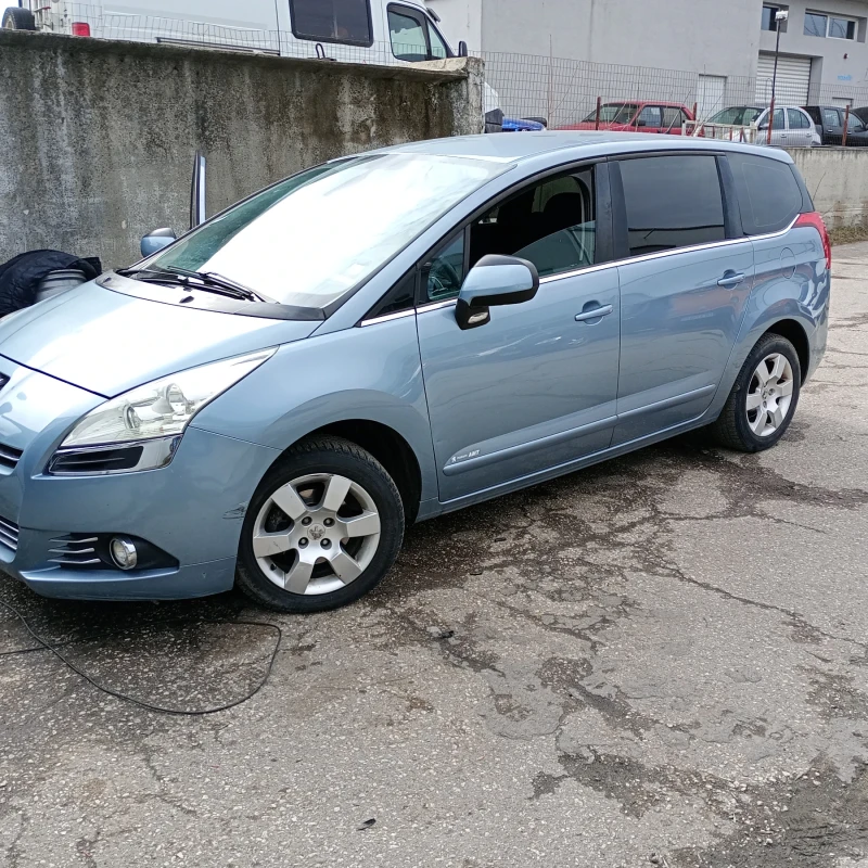 Peugeot 5008 1.6HDI, снимка 2 - Автомобили и джипове - 49444797