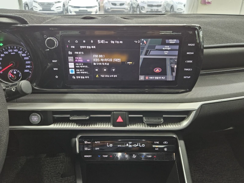 Kia K5 , Гаранция, Лизинг, Автосервиз, снимка 17 - Автомобили и джипове - 51873749