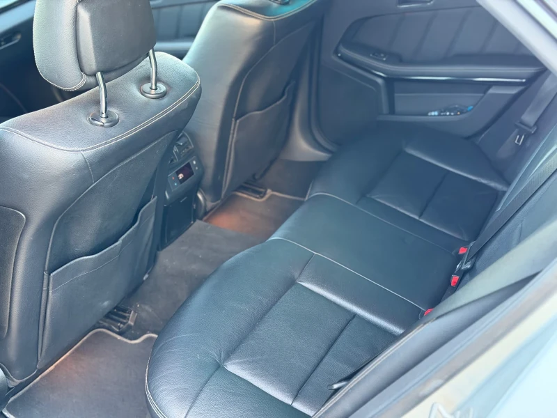 Mercedes-Benz E 350 Amg pack, снимка 12 - Автомобили и джипове - 52920787