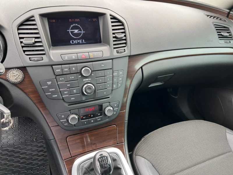 Opel Insignia 2.0 T 4x4, снимка 10 - Автомобили и джипове - 53010062