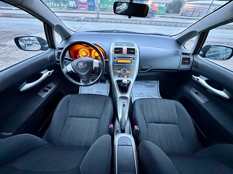 Toyota Auris 1.6 vvti, снимка 9 - Автомобили и джипове - 53189197