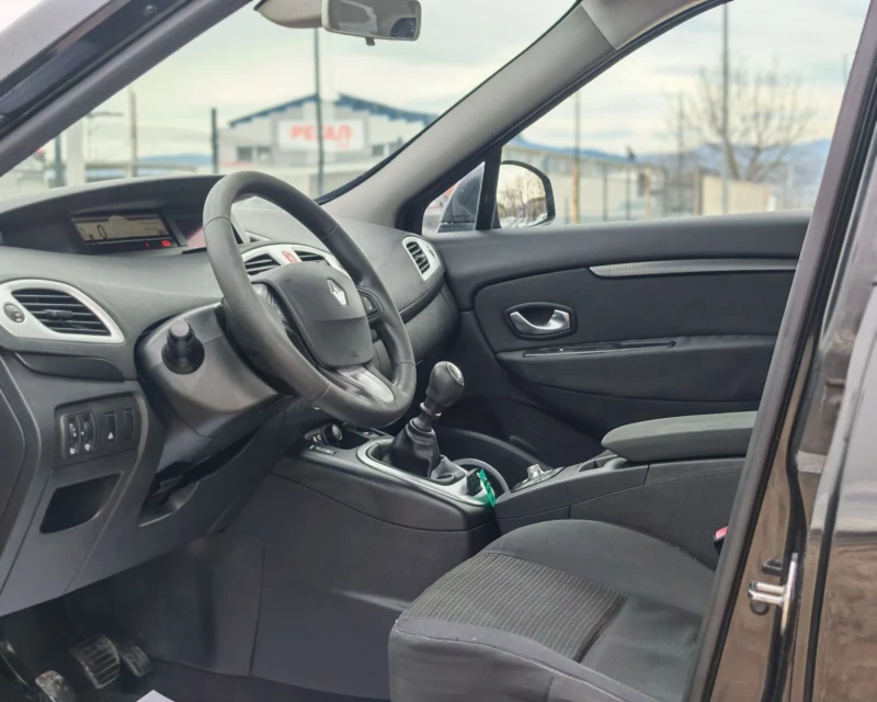 Renault Scenic 1.5 110 К.С. ДИЗЕЛ! , снимка 8 - Автомобили и джипове - 53598015