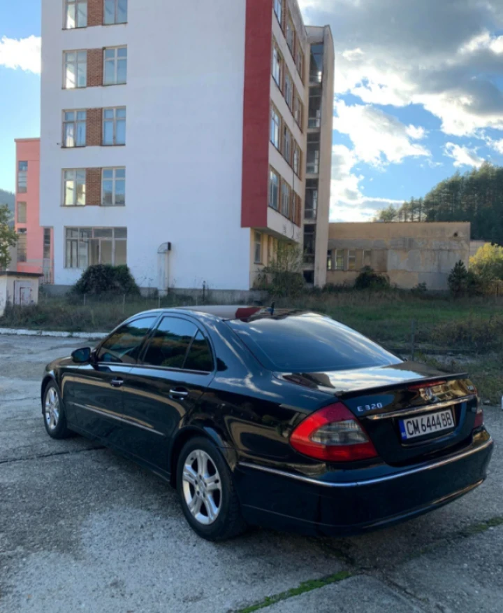 Mercedes-Benz E 220 EVO, снимка 2 - Автомобили и джипове - 48458972