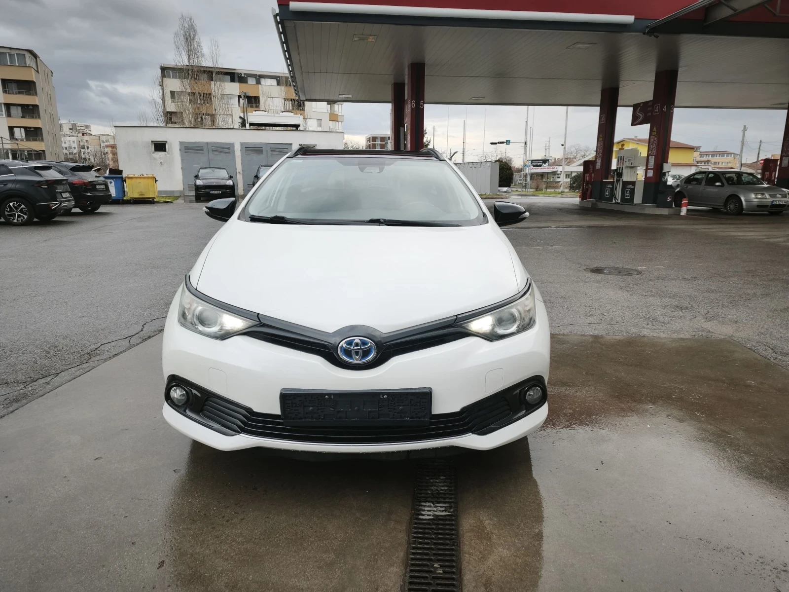 Toyota Auris 1.8 hibrid, снимка 1