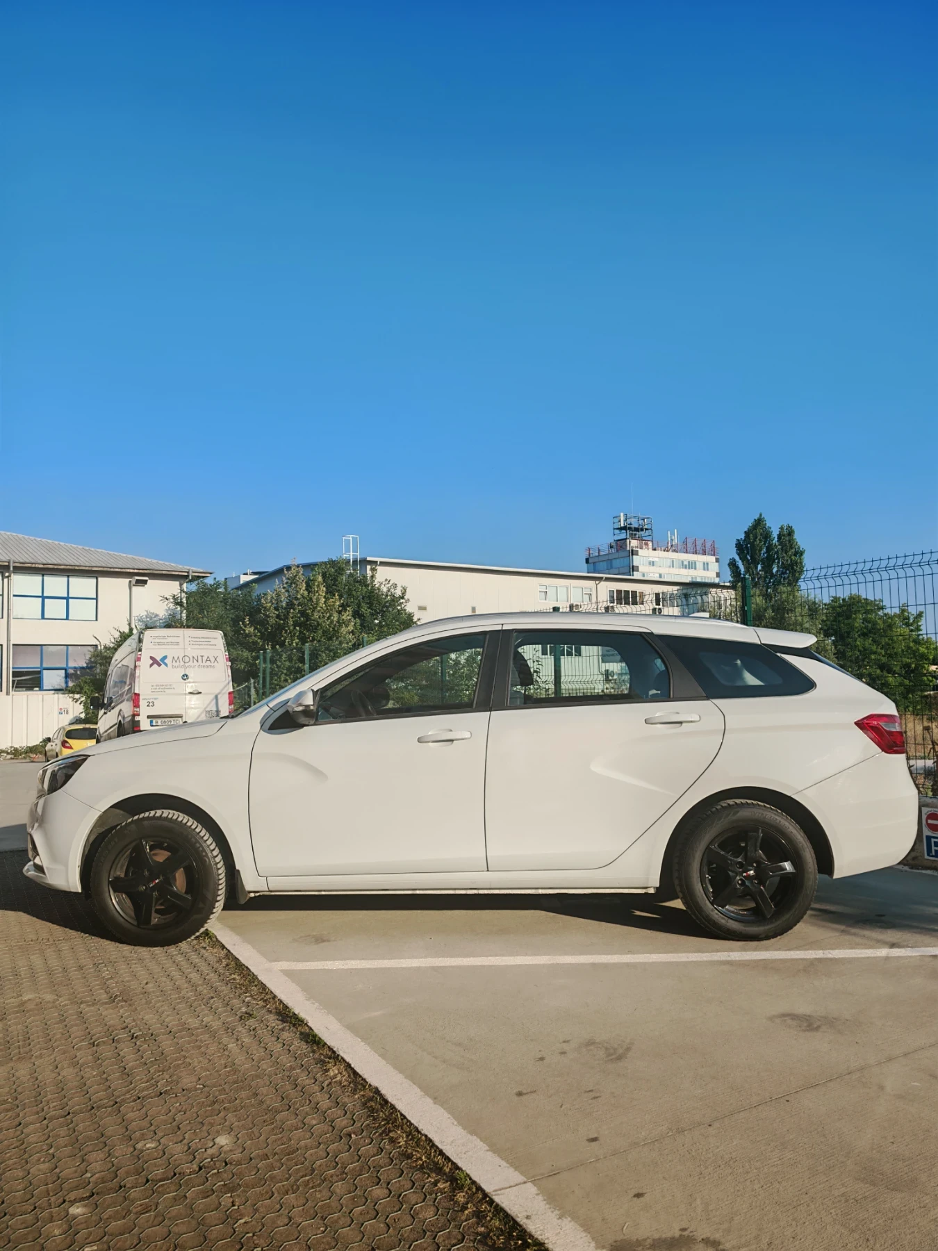 Lada Vesta 1.6 SW - изображение 5