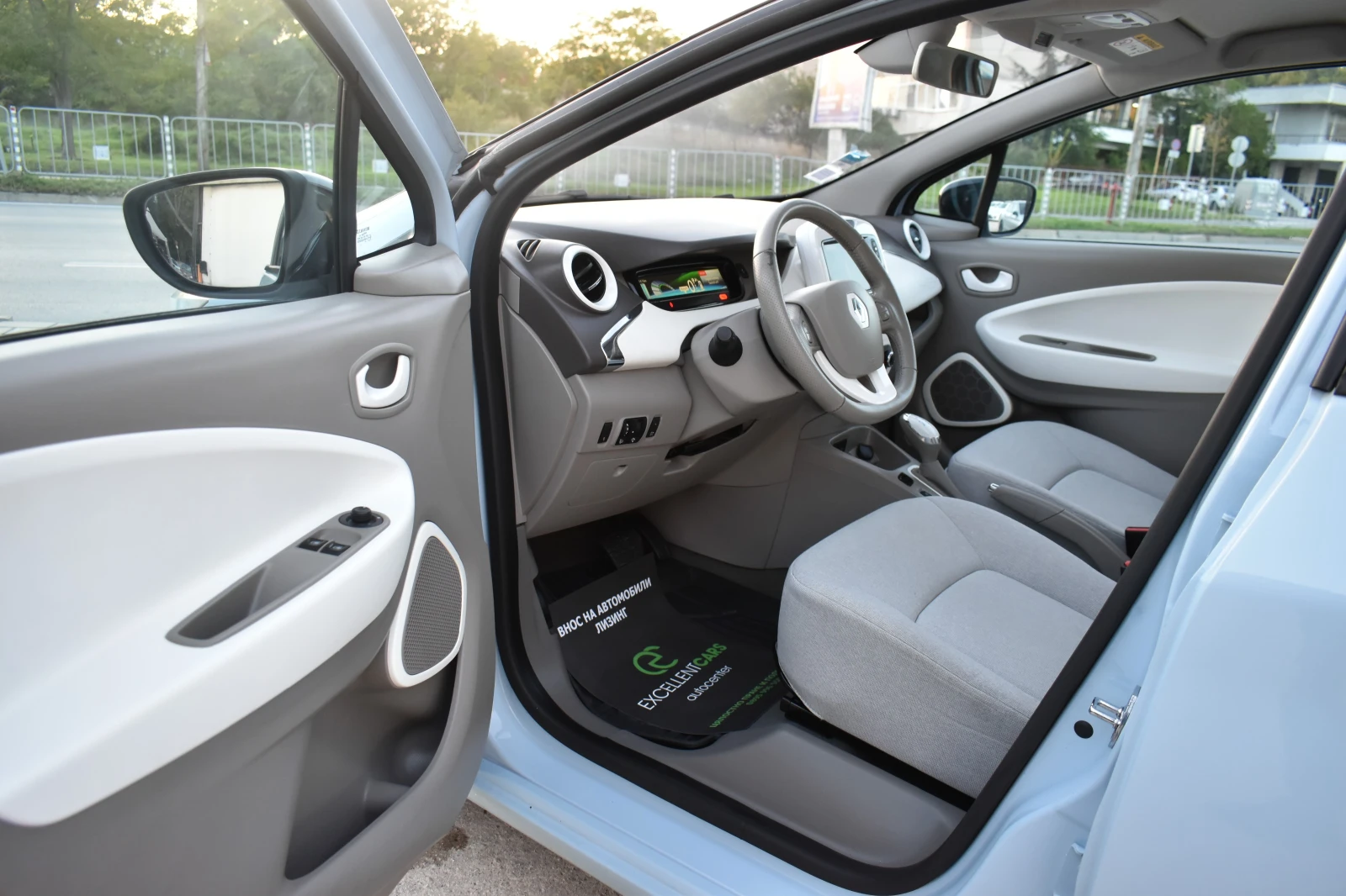 Renault Zoe 22KW* BLUE-CANDY - изображение 8
