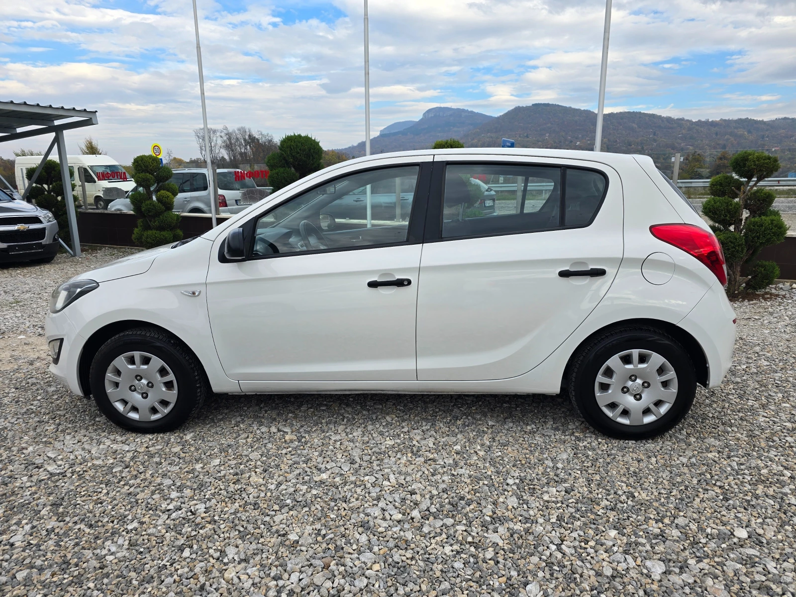 Hyundai I20 1.3 БЕНЗИН ! ! РЕАЛНИ КИЛОМЕТРИ - изображение 2