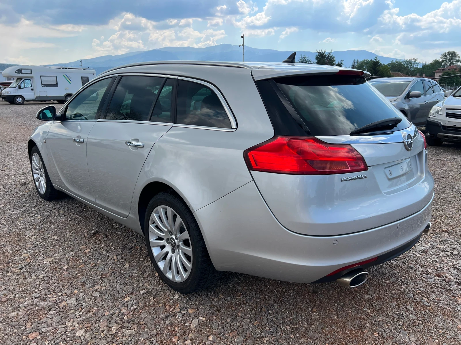 Opel Insignia 2.0 T 4x4, снимка 4 - Автомобили и джипове - 53010062