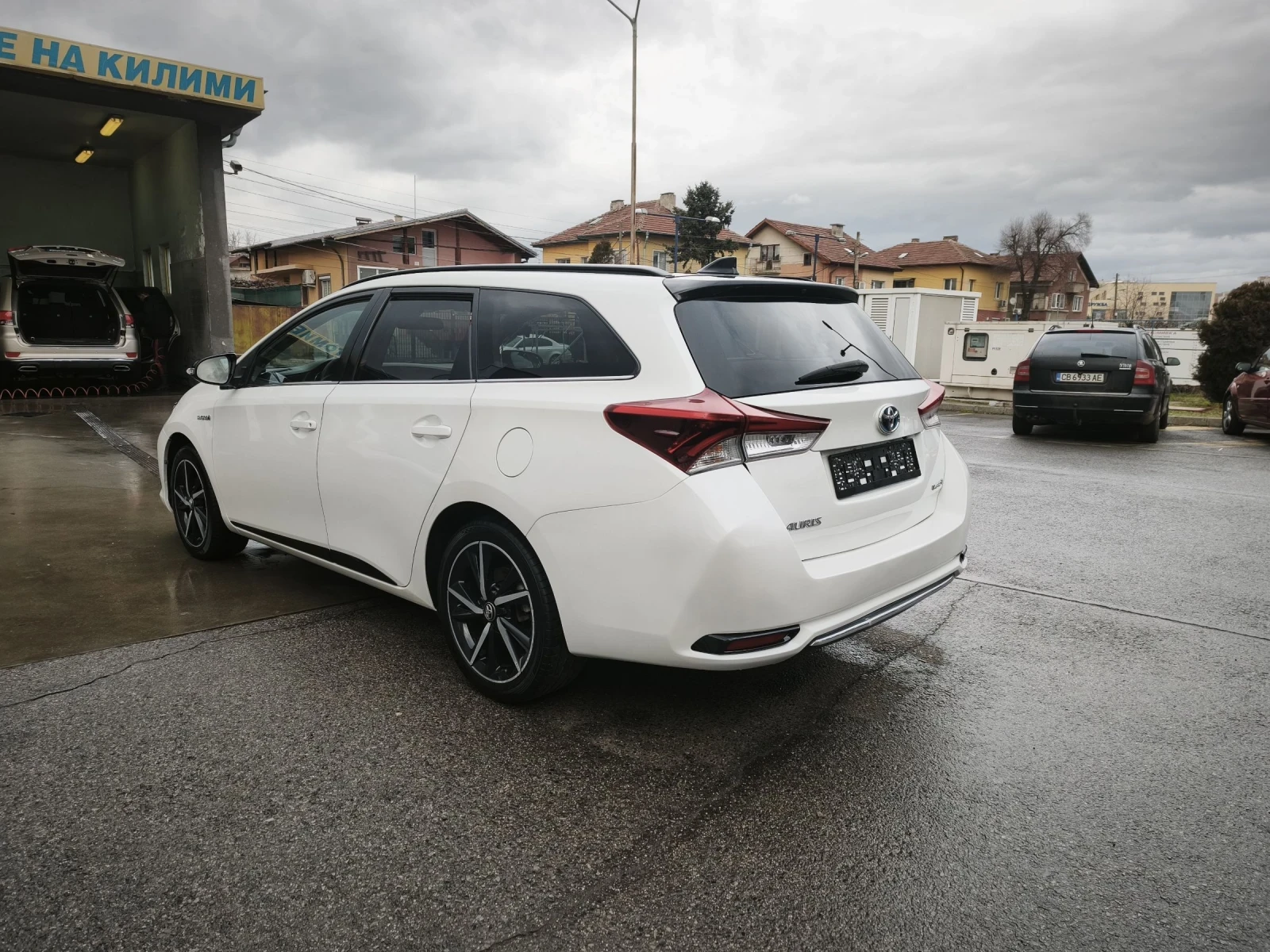 Toyota Auris 1.8 hibrid - изображение 5