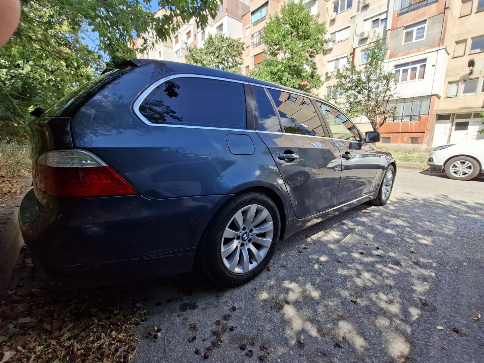 BMW 520 D, снимка 8 - Автомобили и джипове - 56012103