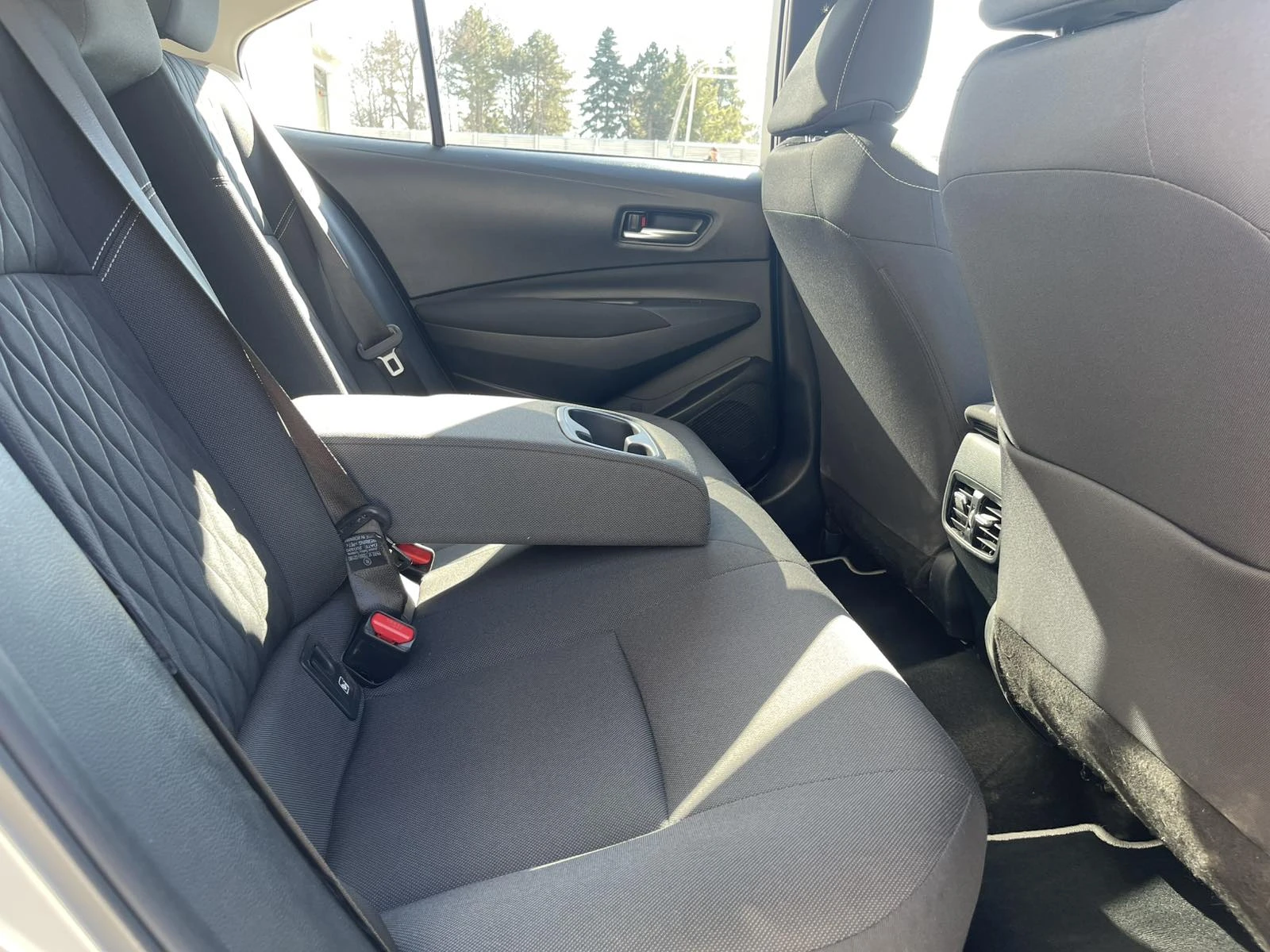 Toyota Corolla 1.8 HEV  - изображение 7