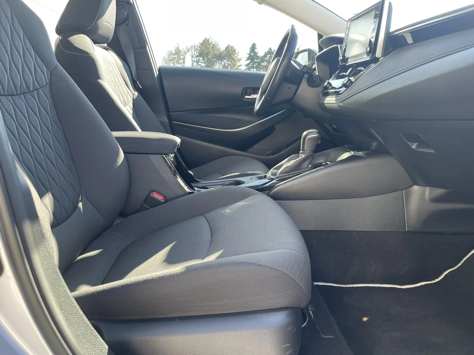 Toyota Corolla 1.8 HEV  - изображение 6