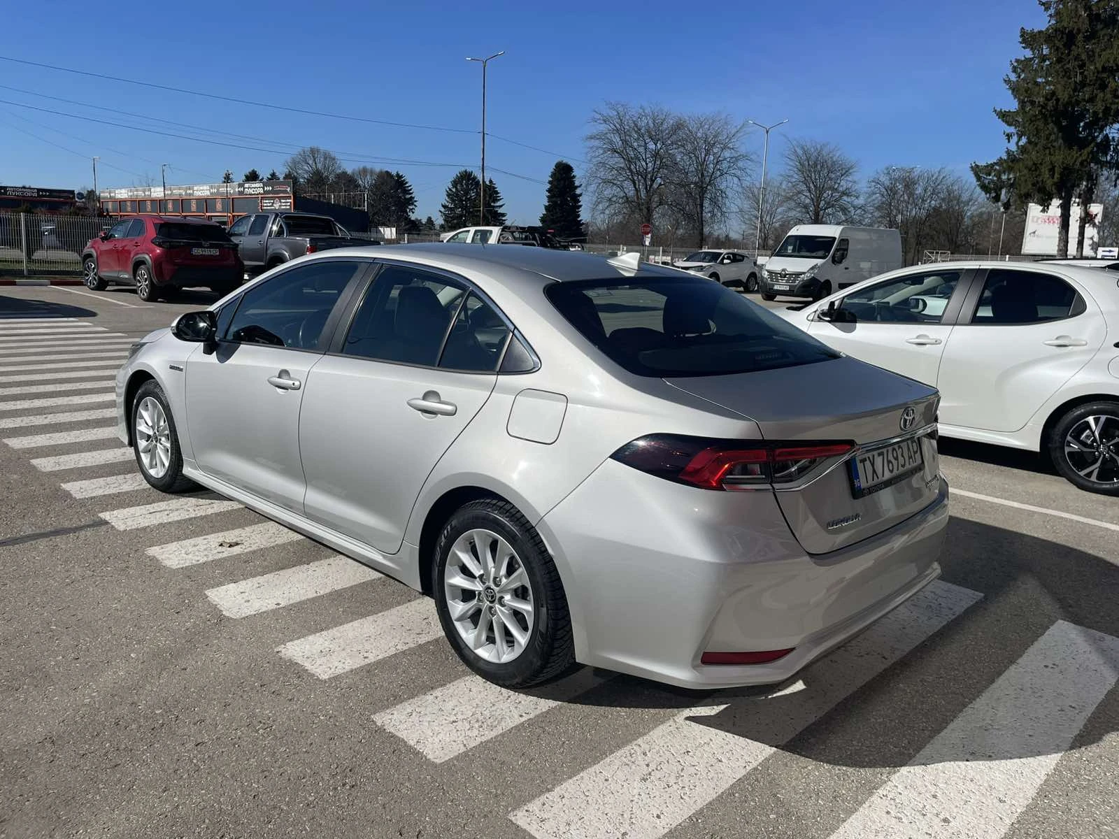 Toyota Corolla 1.8 HEV  - изображение 3