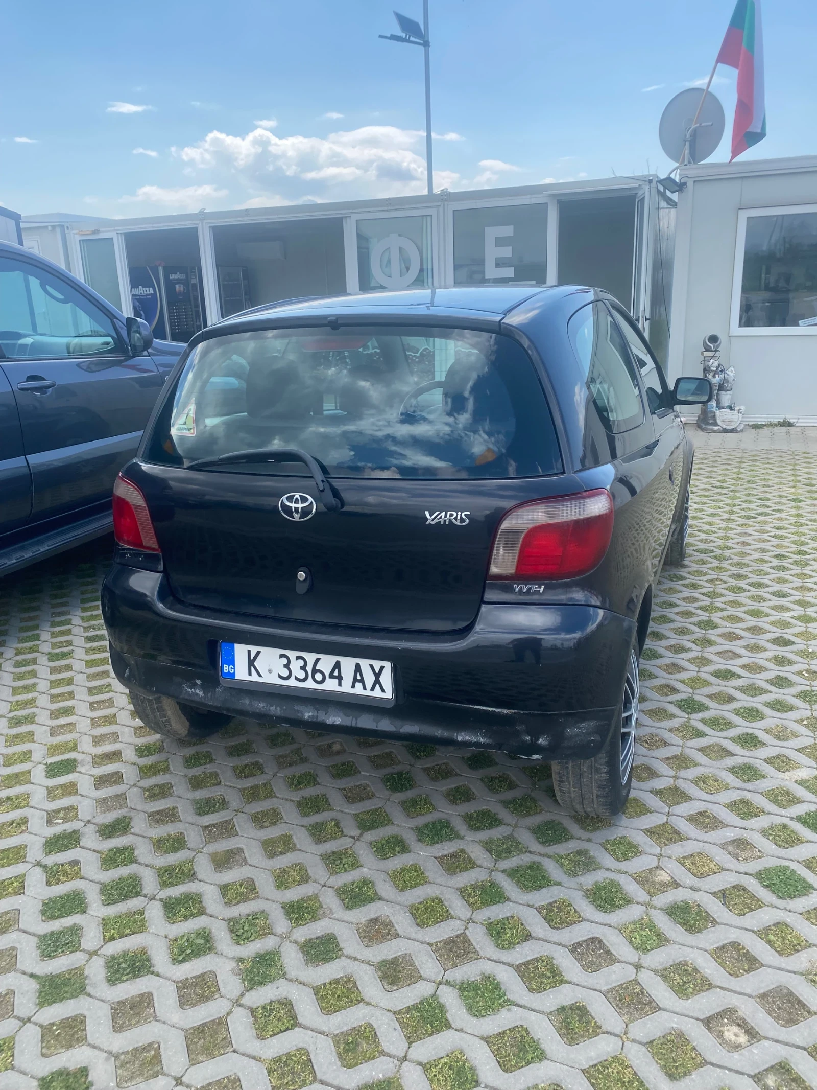 Toyota Yaris 1, 0 VVT-I, снимка 3 - Автомобили и джипове - 54235638