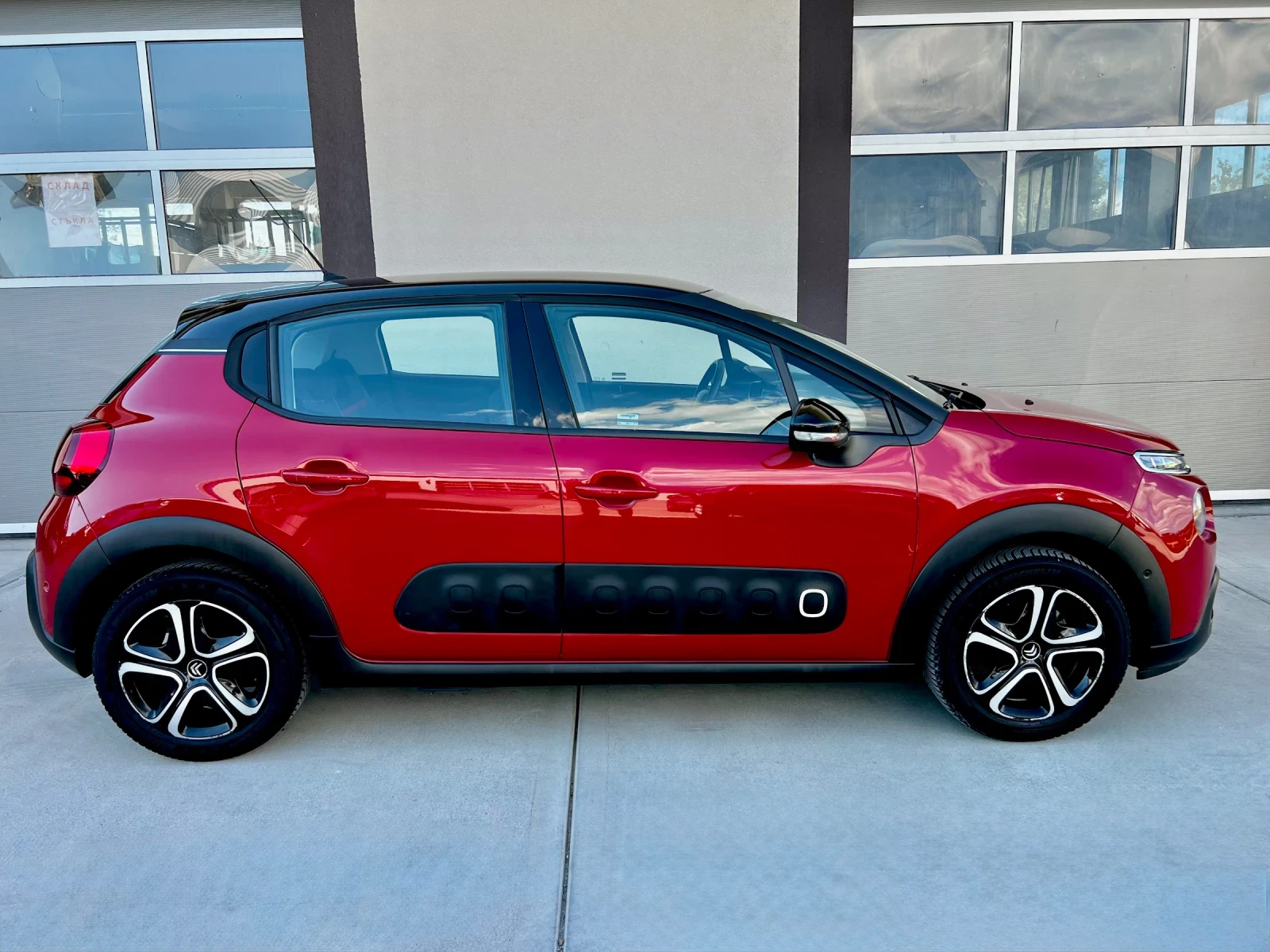 Citroen C3 1.2 PureTech 70 000 км SHINE NAVI  EURO6B KTEO, снимка 12 - Автомобили и джипове - 55162593