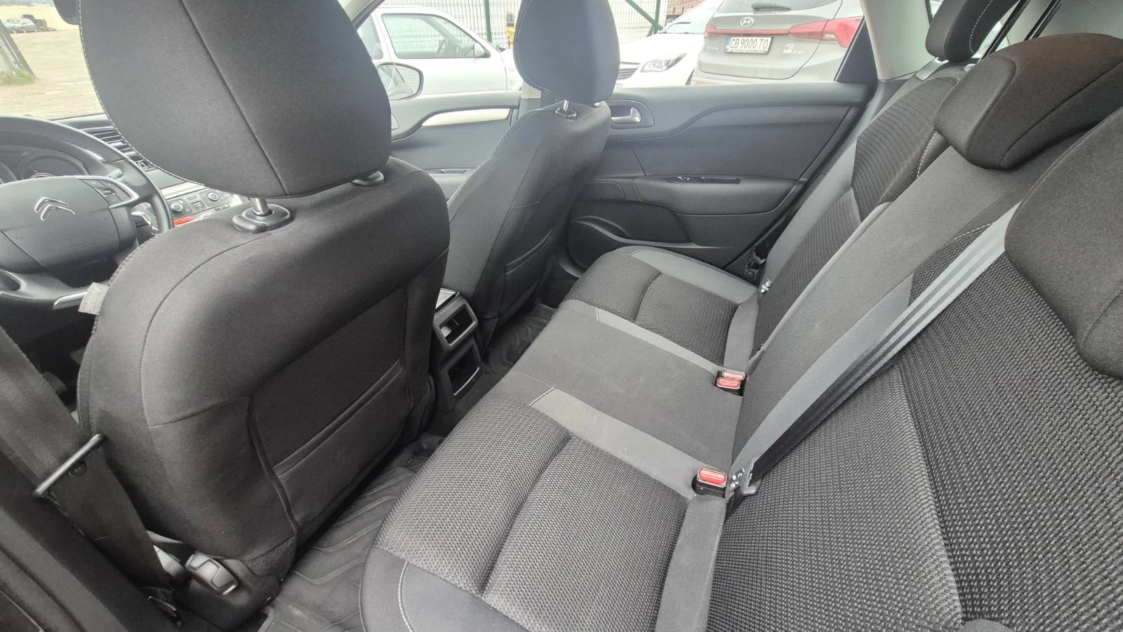 Citroen C4 1.6 HDI, снимка 9 - Автомобили и джипове - 55386300