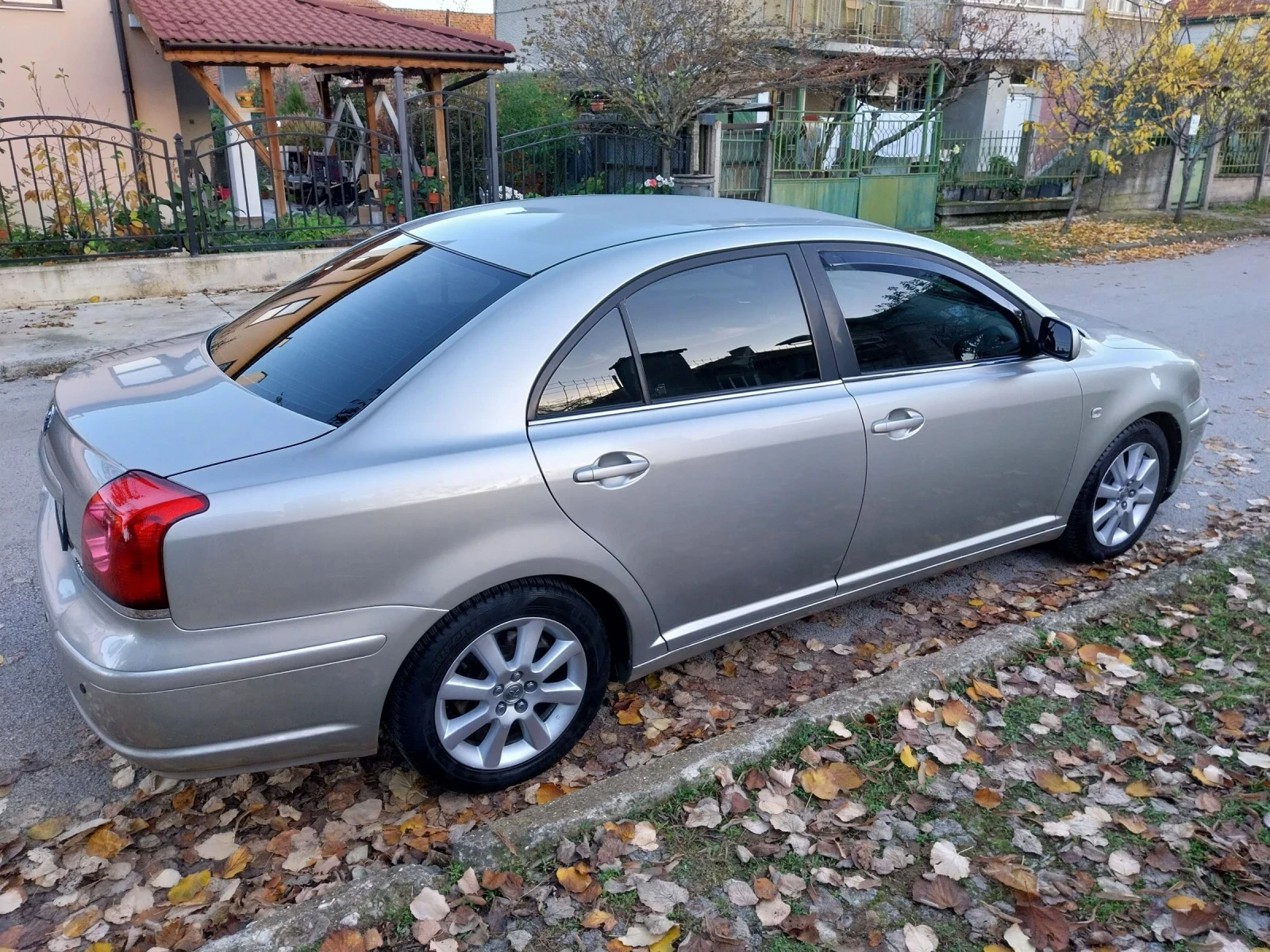 Toyota Avensis, снимка 4 - Автомобили и джипове - 55466754