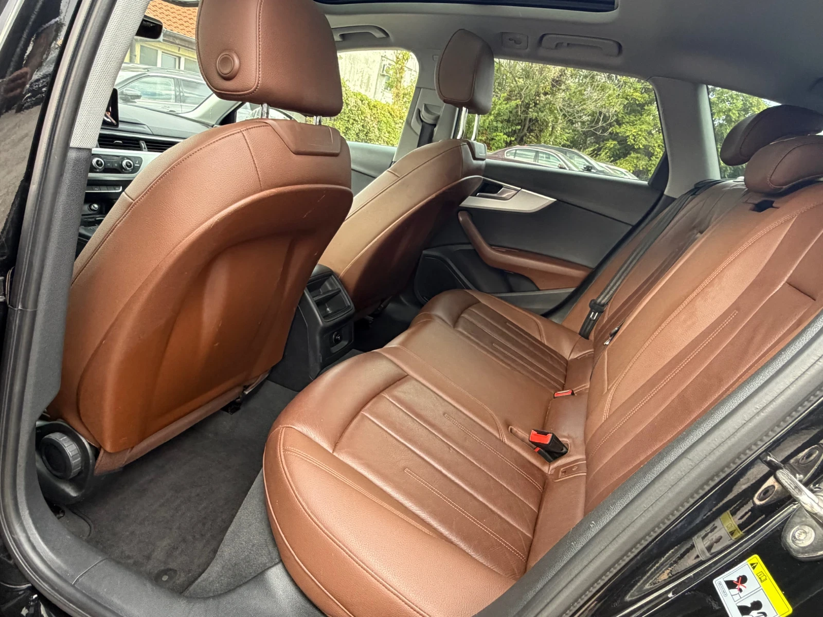 Audi A4 * PANO* NAVI* LED* , снимка 14 - Автомобили и джипове - 56185318