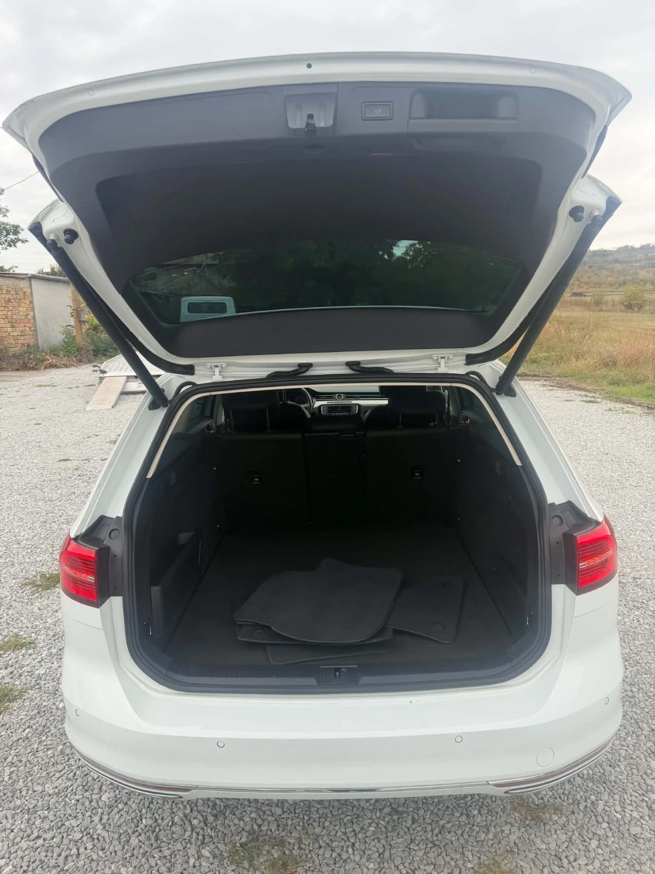 VW Passat, снимка 7 - Автомобили и джипове - 56509585