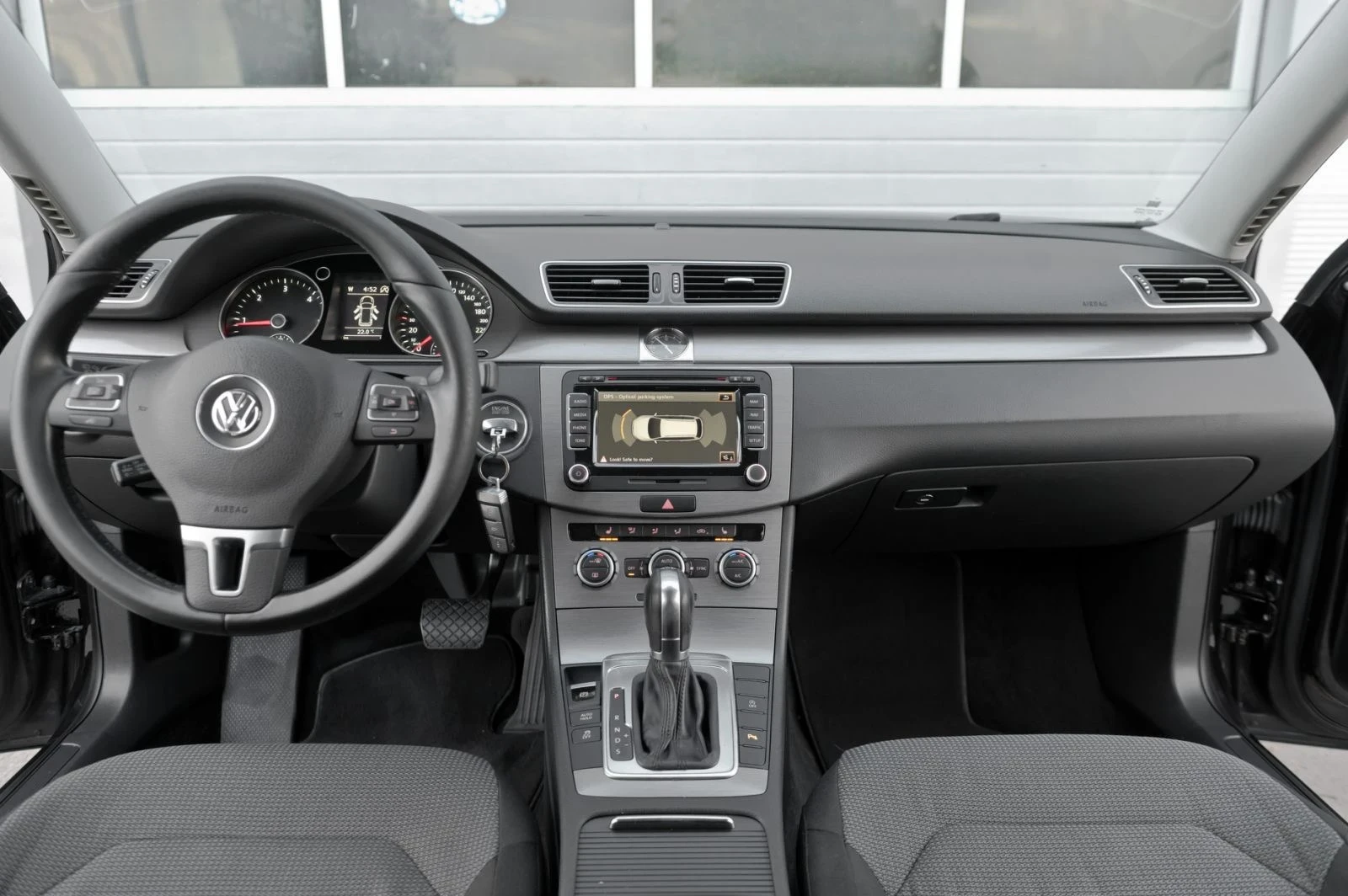VW Passat 2.0 TDI AUTO CAMERA, снимка 13 - Автомобили и джипове - 56581163