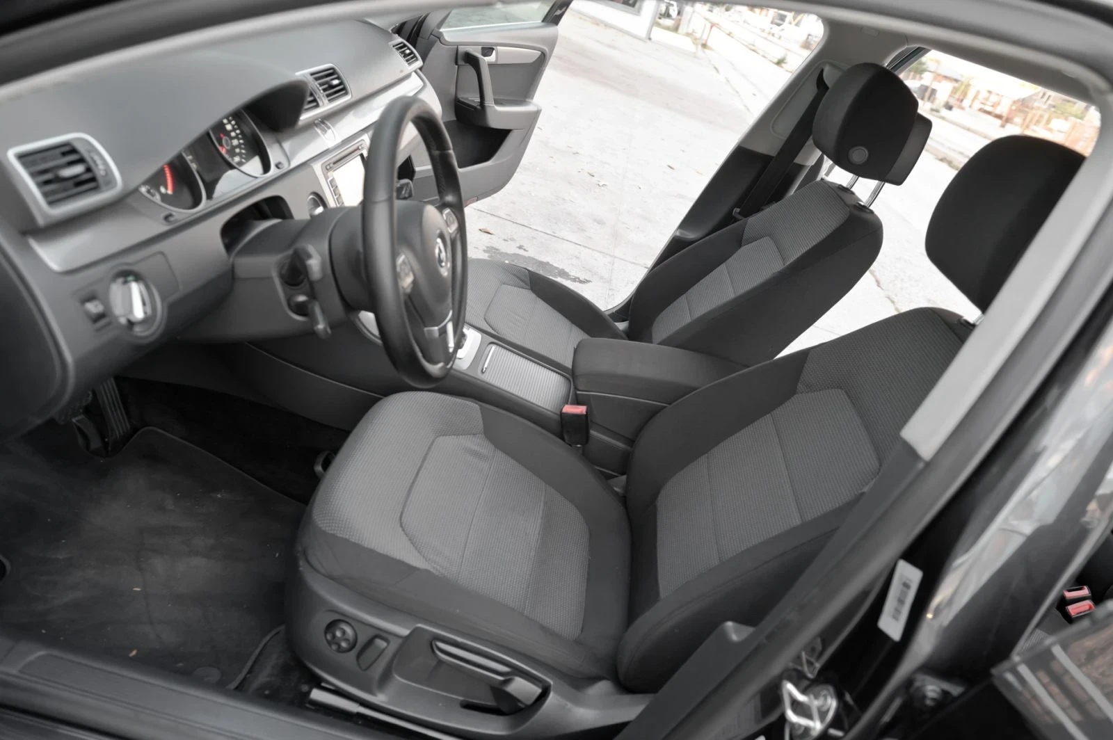 VW Passat 2.0 TDI AUTO CAMERA, снимка 9 - Автомобили и джипове - 56581163