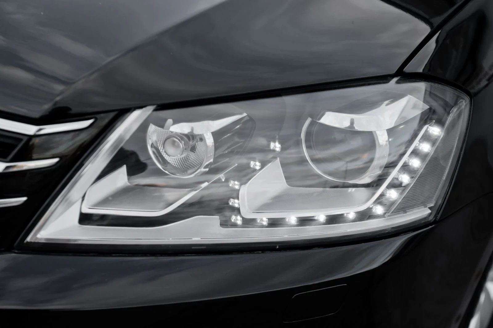 VW Passat 2.0 TDI AUTO CAMERA, снимка 4 - Автомобили и джипове - 56581163