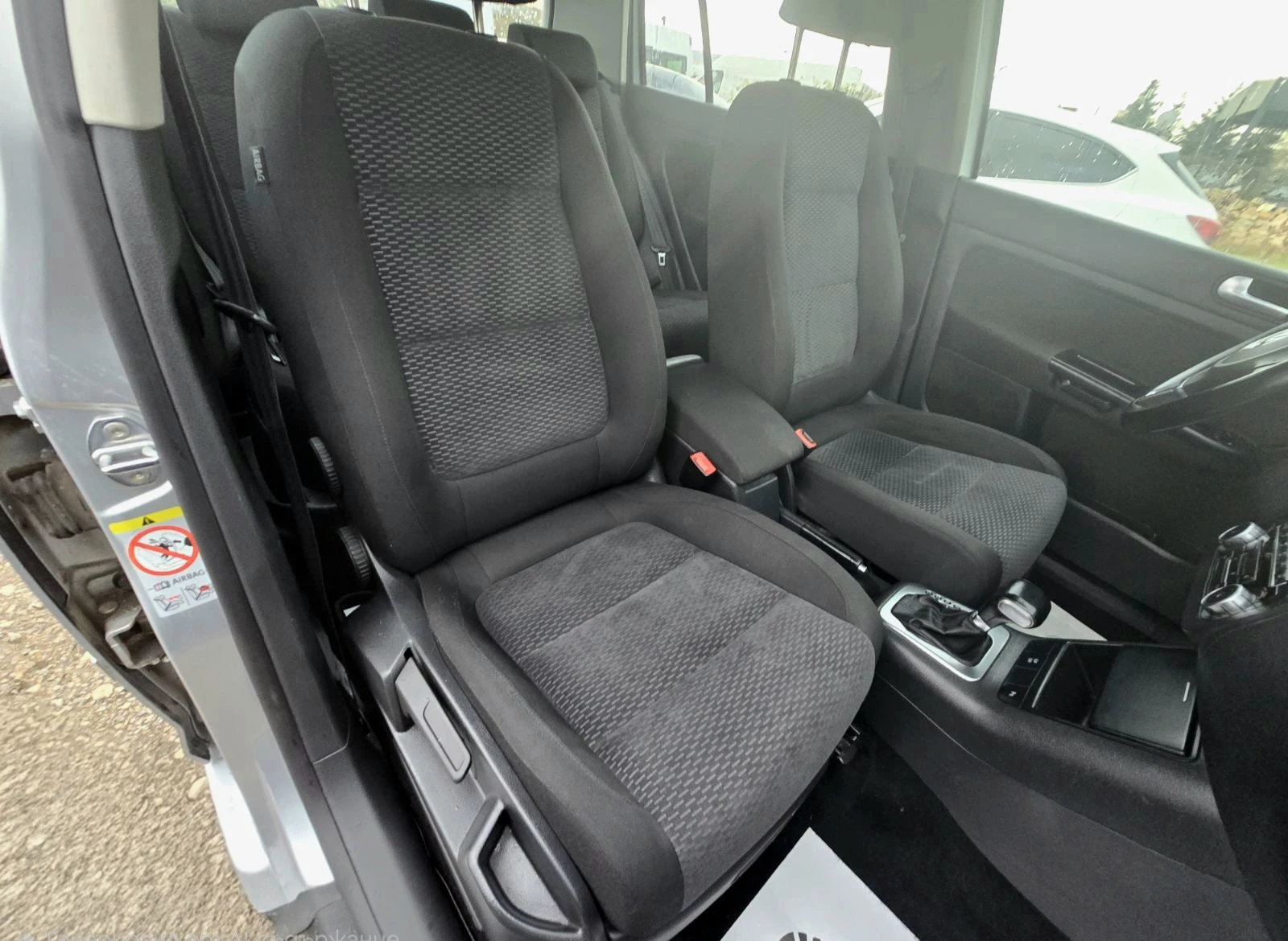 VW Golf Plus ПЕРФЕКТЕН/1.6TDI/KAMERA/NAVI, снимка 12 - Автомобили и джипове - 56675533