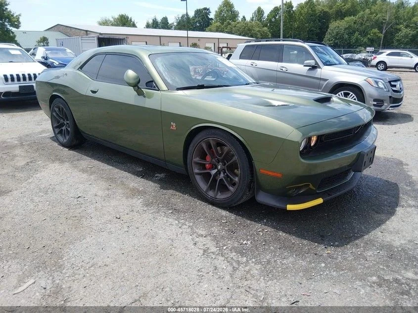 Dodge Challenger, снимка 2 - Автомобили и джипове - 56688576