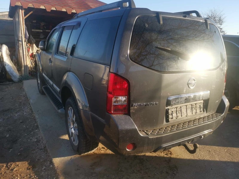 Nissan Pathfinder 3.0D, снимка 4 - Автомобили и джипове - 43640332