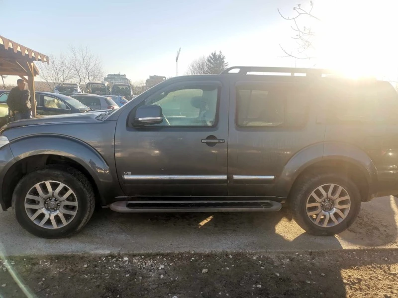 Nissan Pathfinder 3.0D, снимка 5 - Автомобили и джипове - 43640332